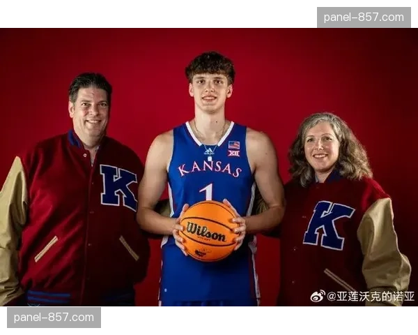 堪萨斯大学垒球队2月20日9-1战胜南印第安纳大学,打线连续安打取分 堪萨斯大学垒球队2月20日9-1战胜南印第安纳大学,打线连续安打取分