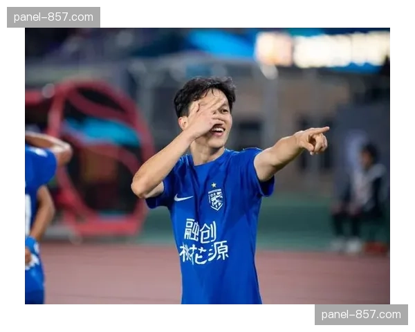 战术板：天津津门虎如何通过三中卫体系，成功限制武汉三镇边路进攻