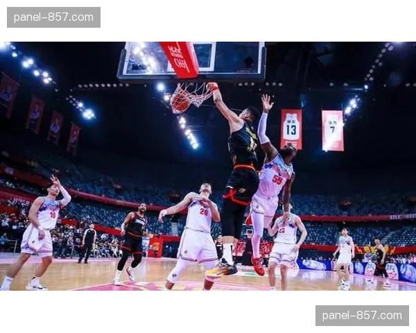 【2026年4月CBA联赛·赛中·消息深圳马可波罗第三节轰出20-0攻击波，客场逆转青岛国信海天